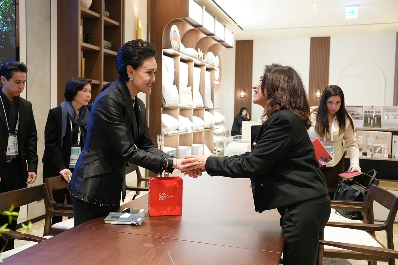 พาณิชย์ กระชับสัมพันธ์