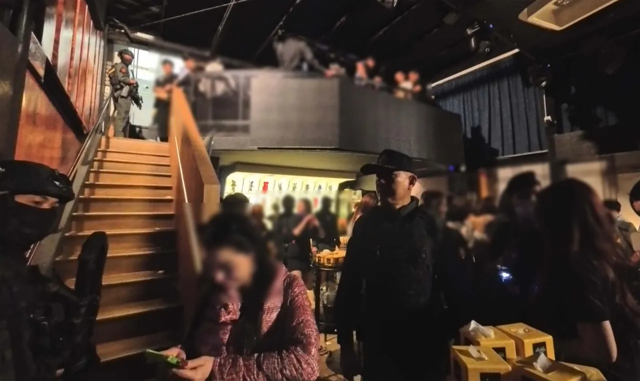 สืบภาค 4 บุกจับ 2 ผับดัง