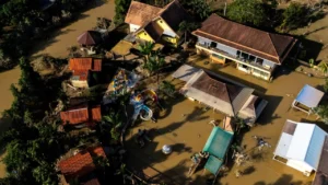 ดับทะลุ 1,100 ศพ น้ำท่วมหลายชาติ