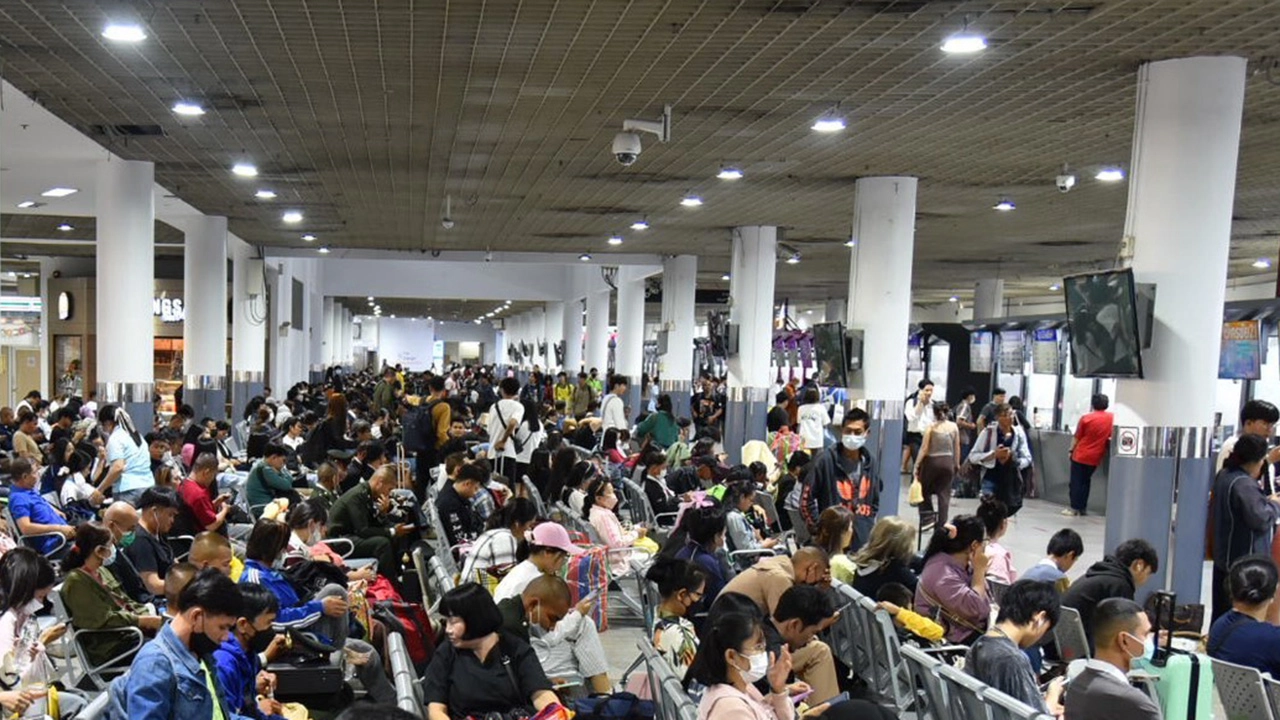 ประชาชนเดินทางแน่น