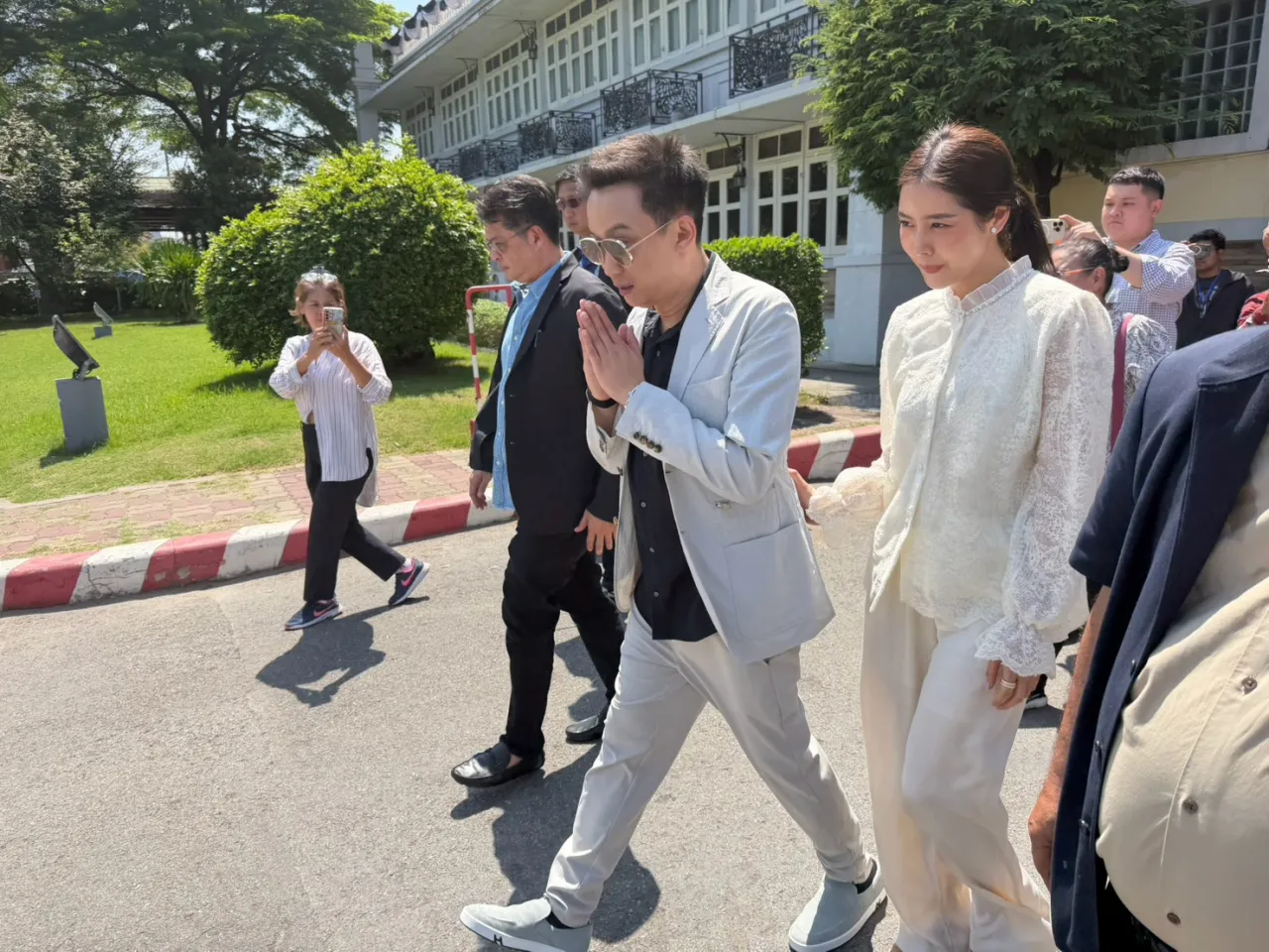 โอ๊ค เยี่ยม ทักษิณ